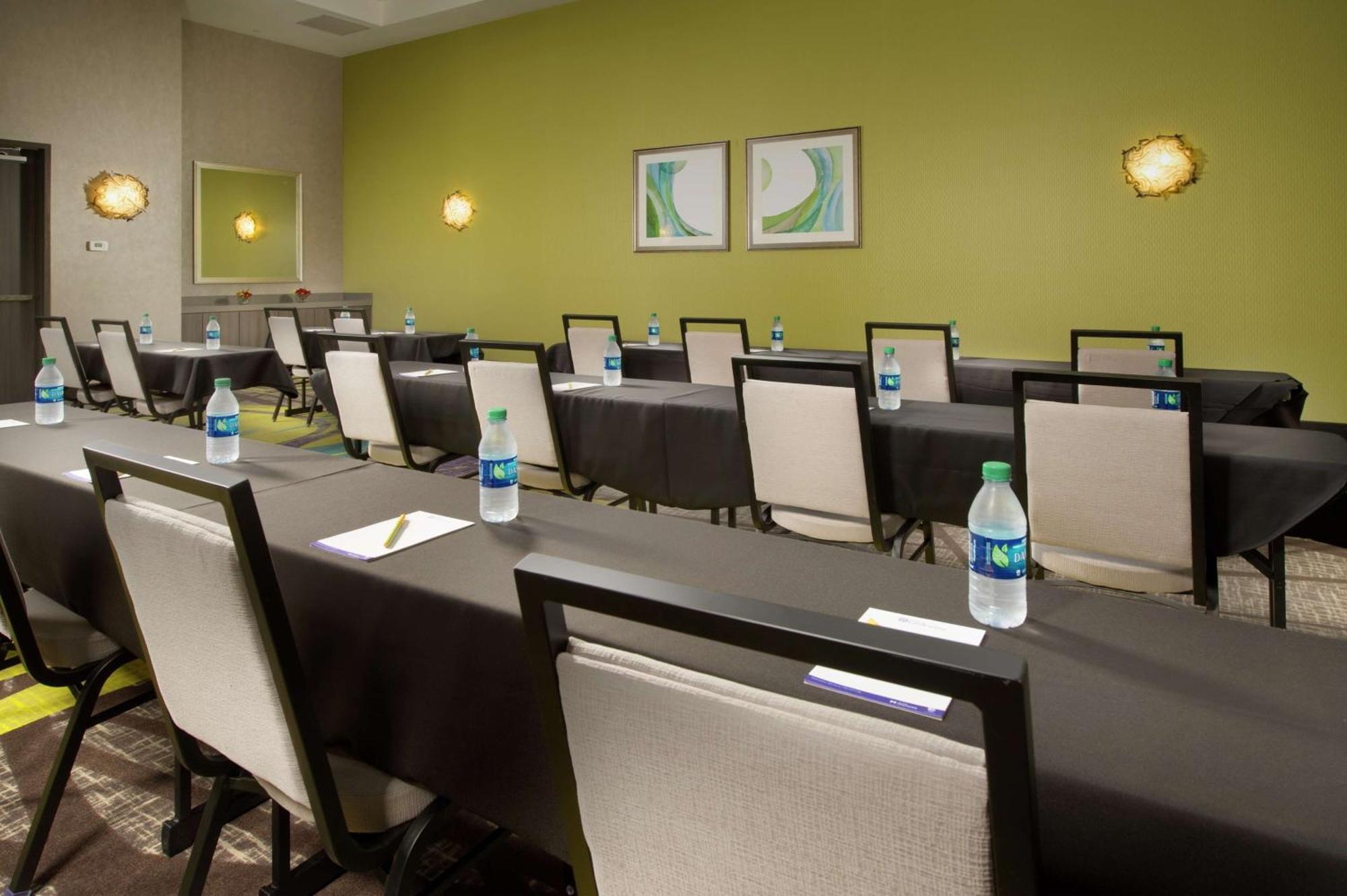 Hilton Garden Inn College Station Exterior photo